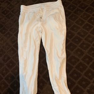Gap white joggers